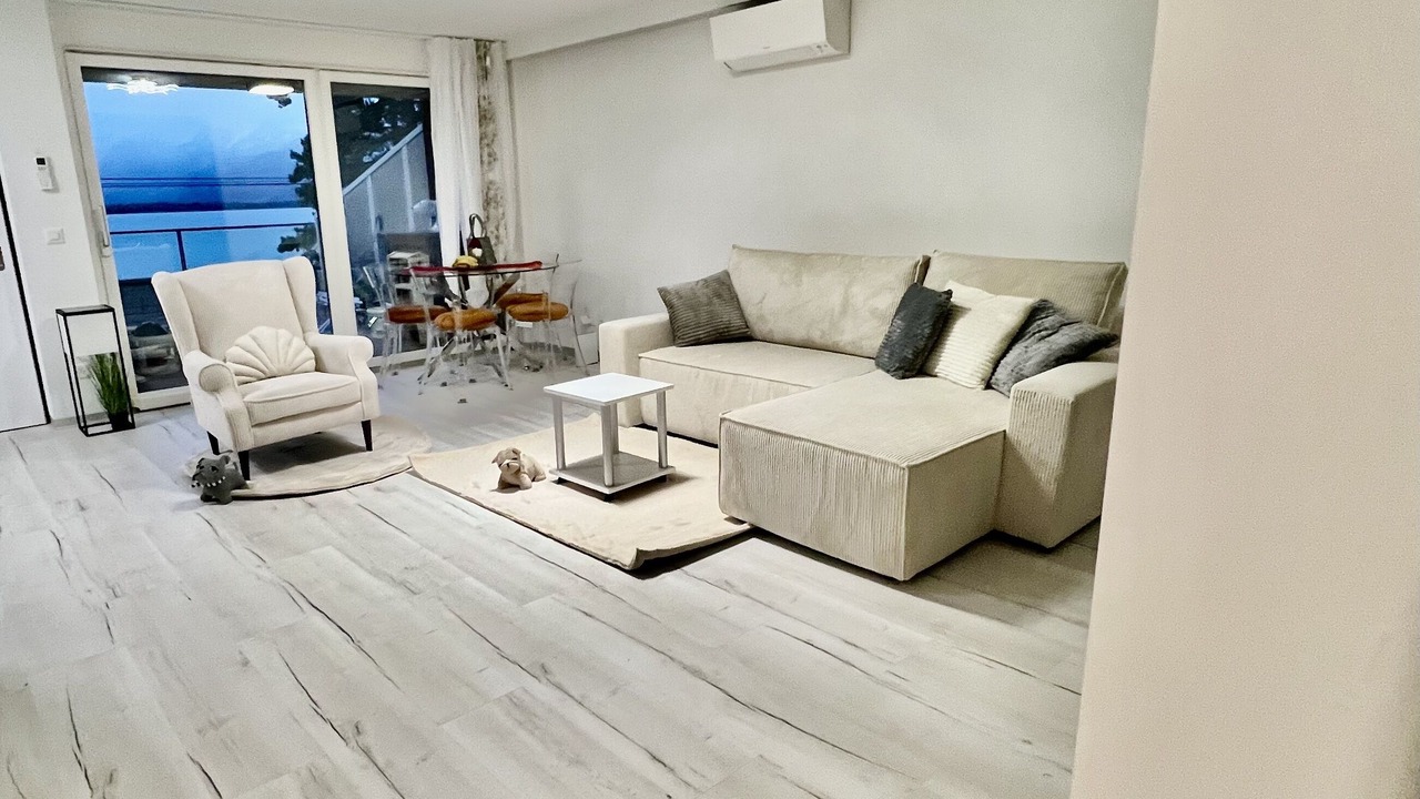 Photo of Livingroom in Montreux