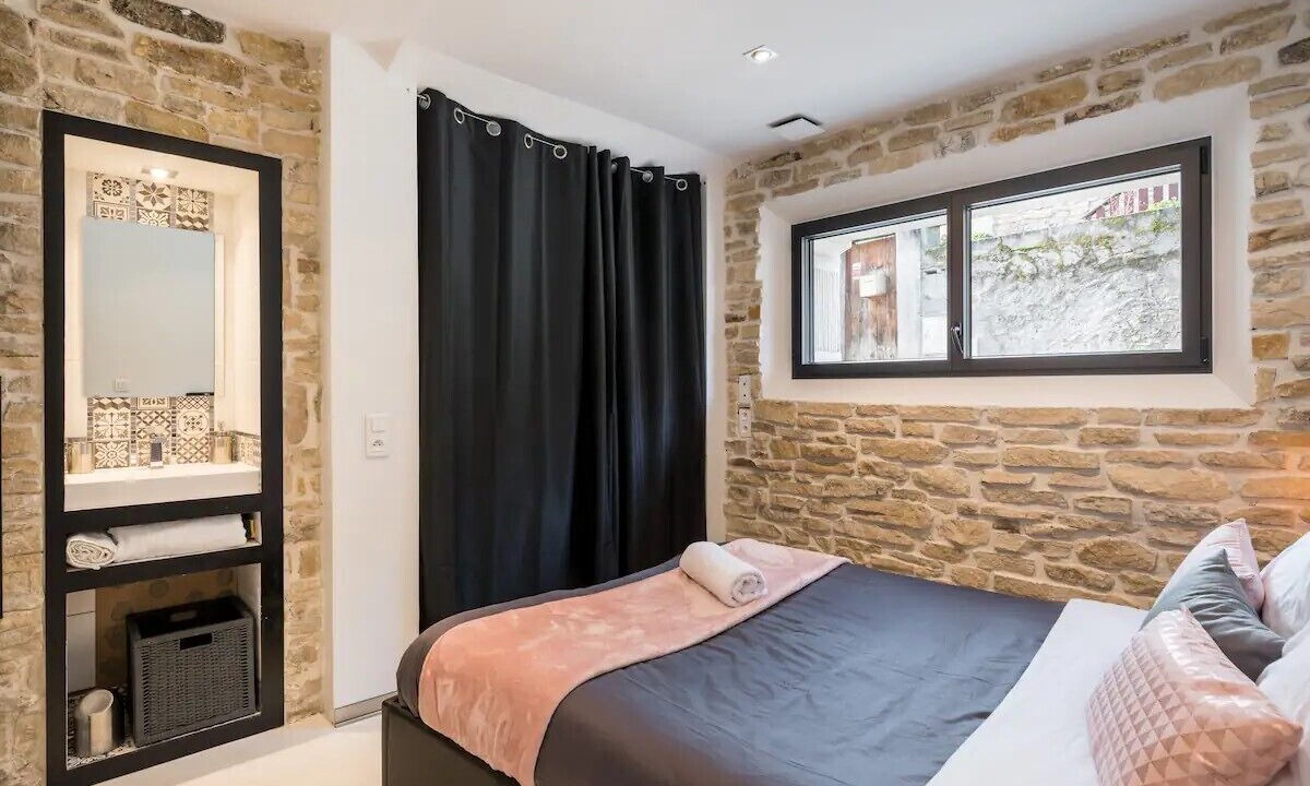 Photo of Bedroom in Saint-Alban-de-Roche