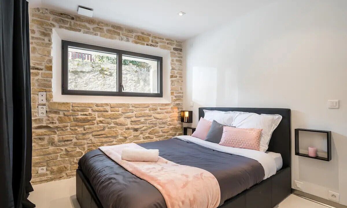 Photo of Bedroom in Saint-Alban-de-Roche