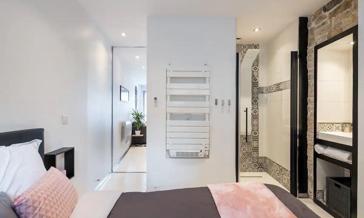 Photo of Bedroom in Saint-Alban-de-Roche