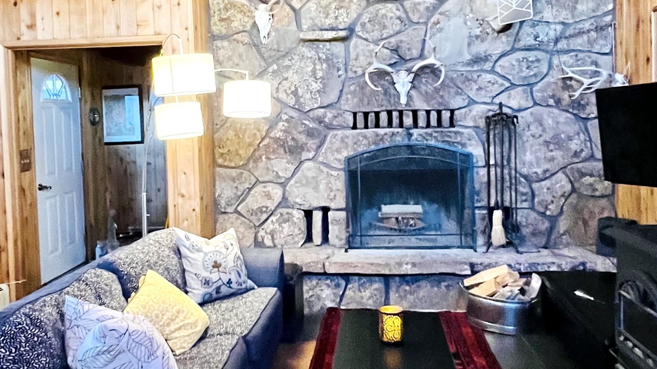 Photo of Livingroom in Lander
