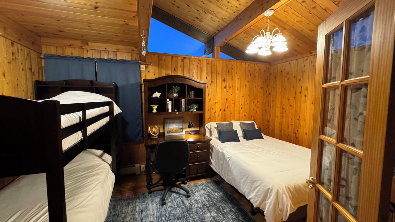 Photo of Bedroom in Lander
