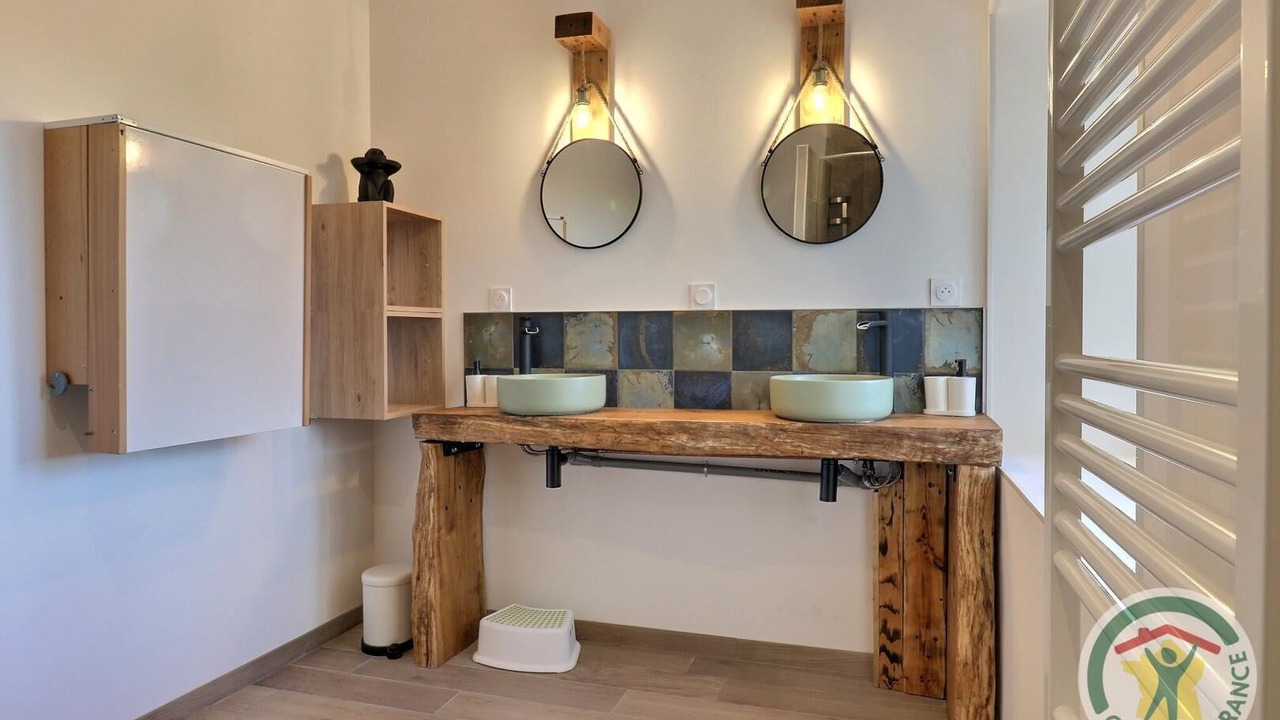 Photo of Bathroom in Saint-Brice-en-Cogles