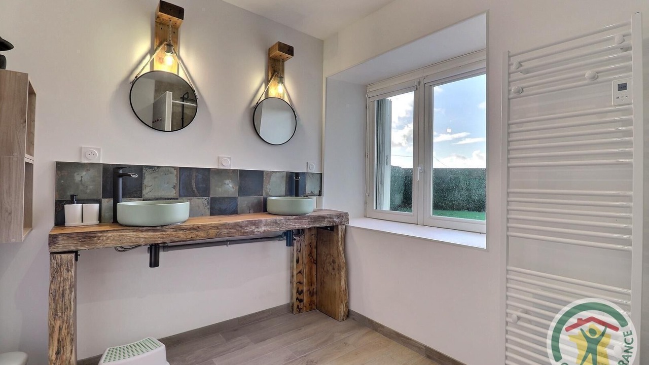 Photo of Bathroom in Saint-Brice-en-Cogles