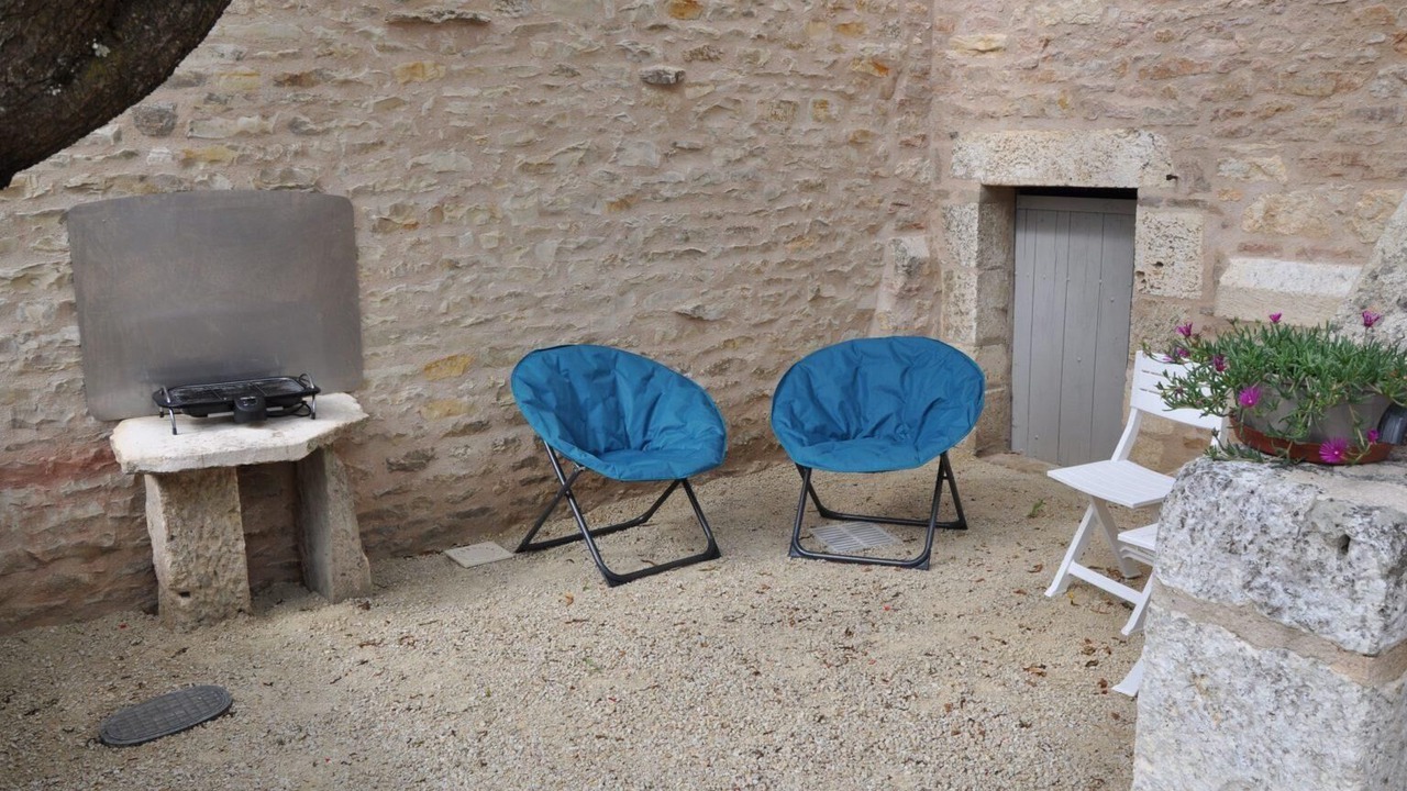 Photo of Patio Balcony in Saint-Boil