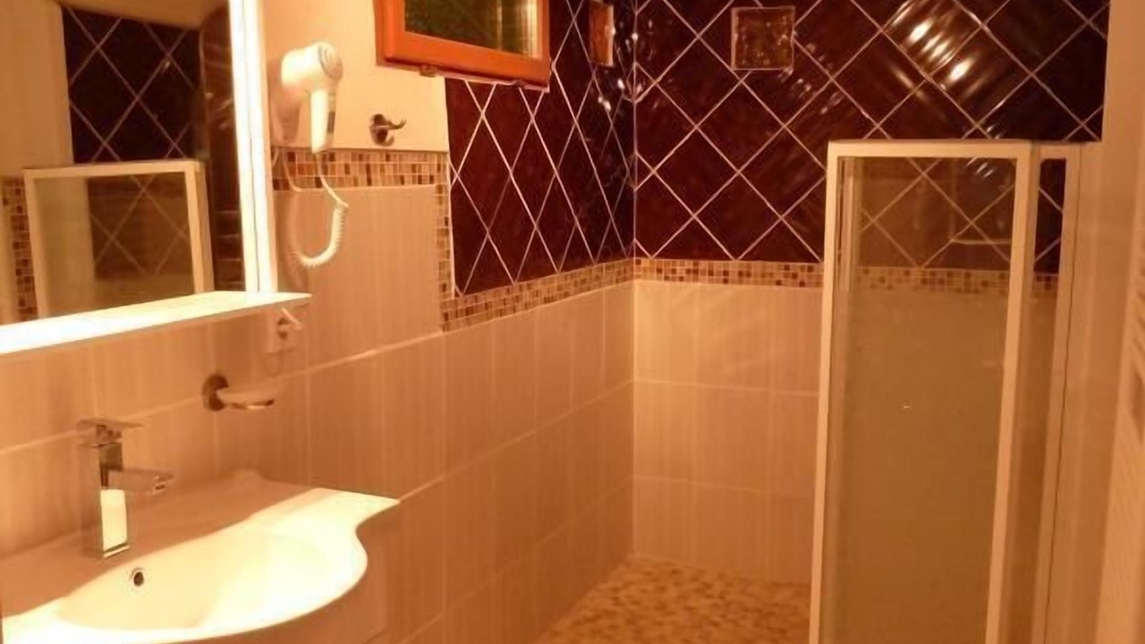 Photo of Bathroom in Cormatin