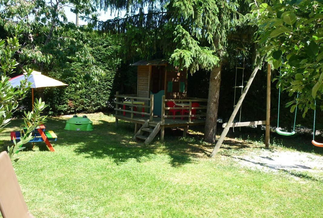 Photo of Others in Cormatin