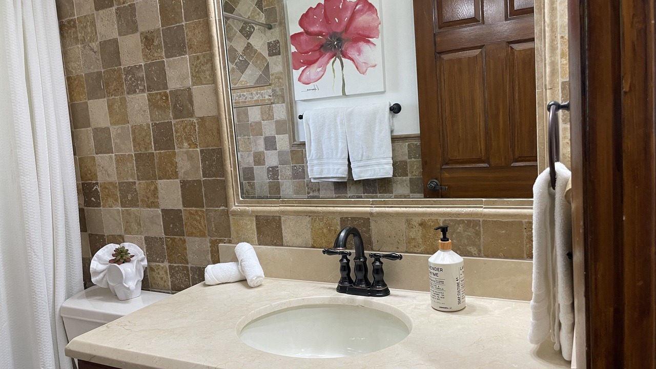 Photo of Bathroom in Greenview Shores