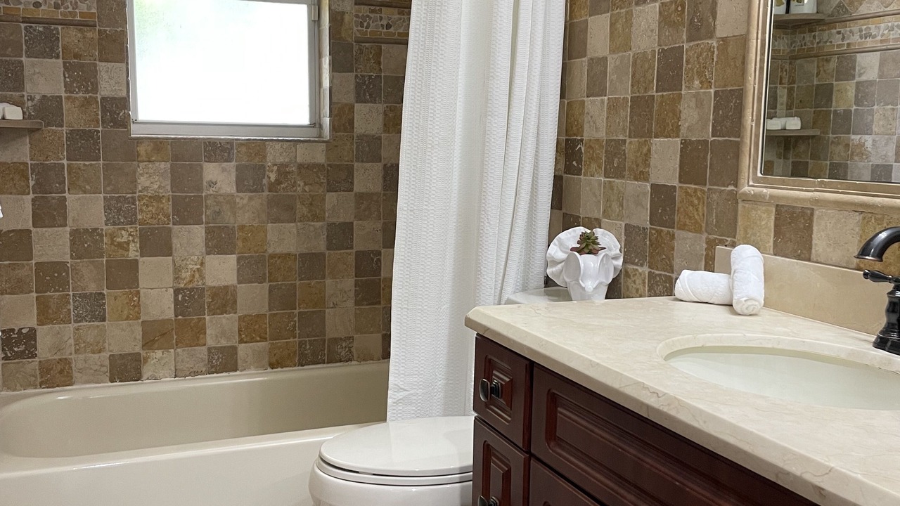 Photo of Bathroom in Greenview Shores