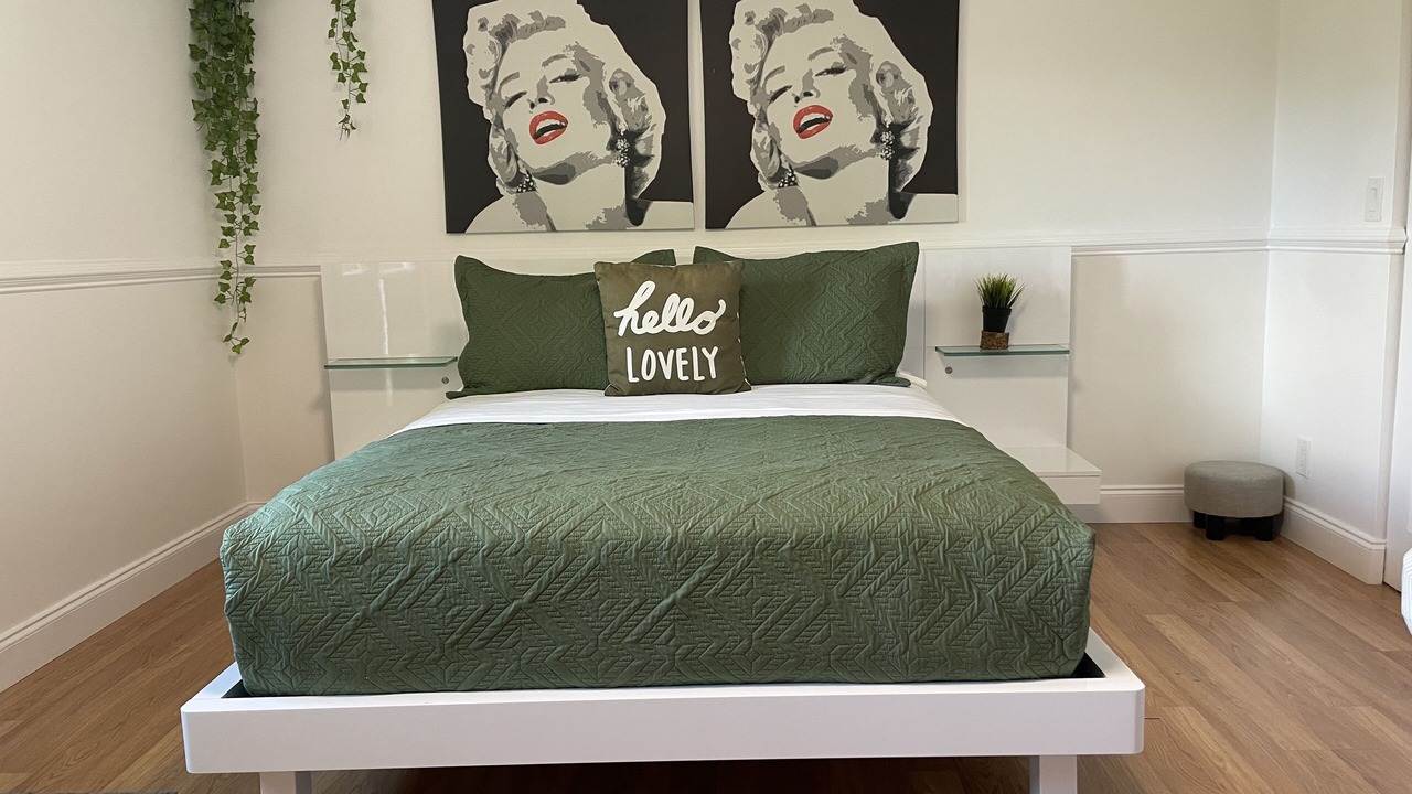 Photo of Bedroom in Greenview Shores