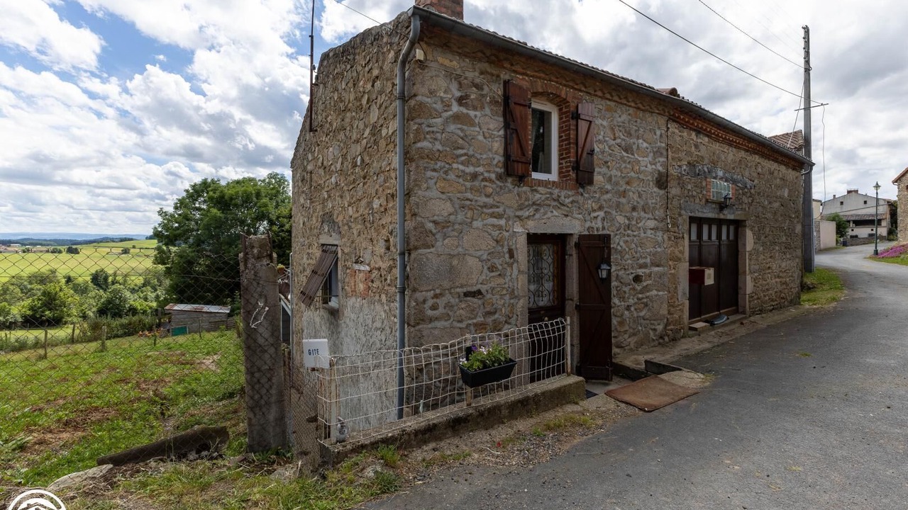 Photo of Outdoor in La Chapelle Sur Usson