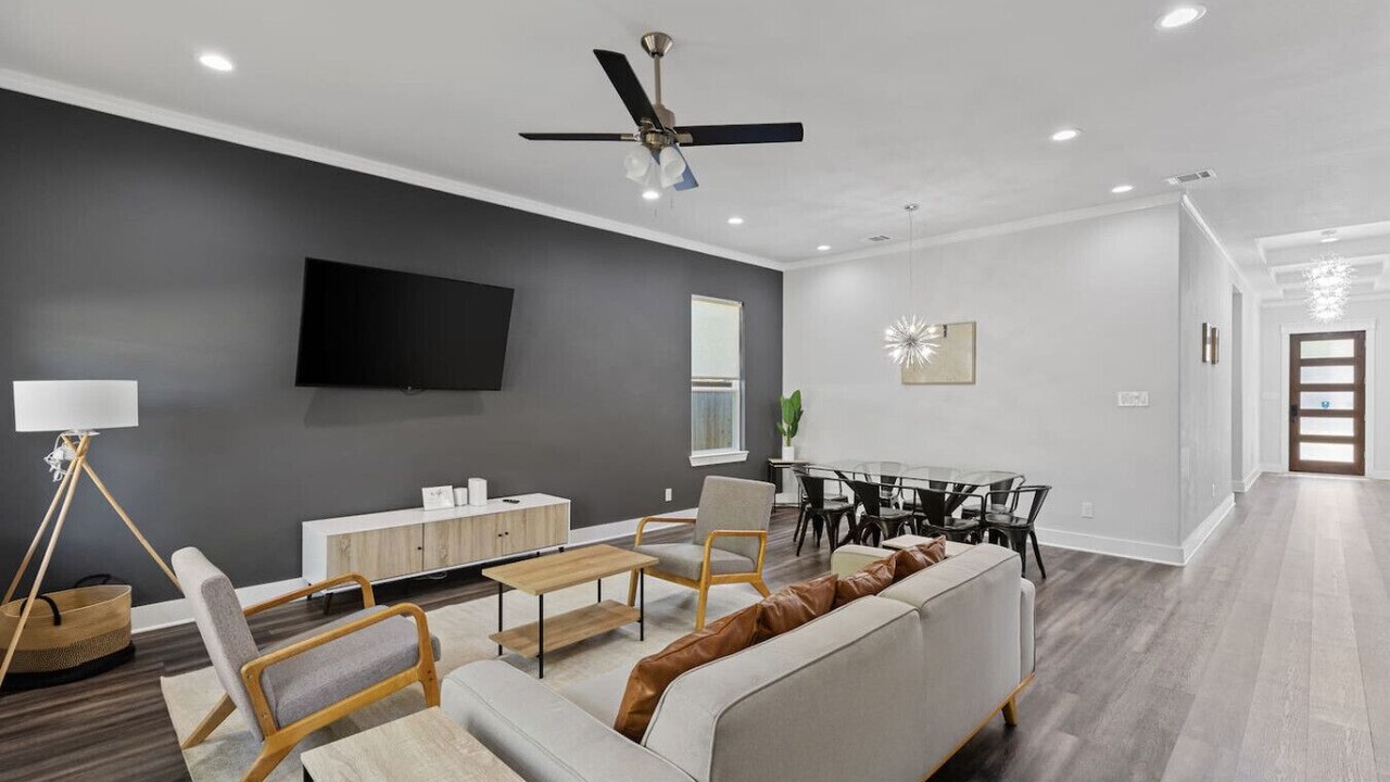 Photo of Livingroom in Cedar Crest