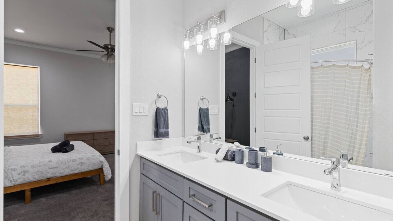 Photo of Bathroom in Cedar Crest