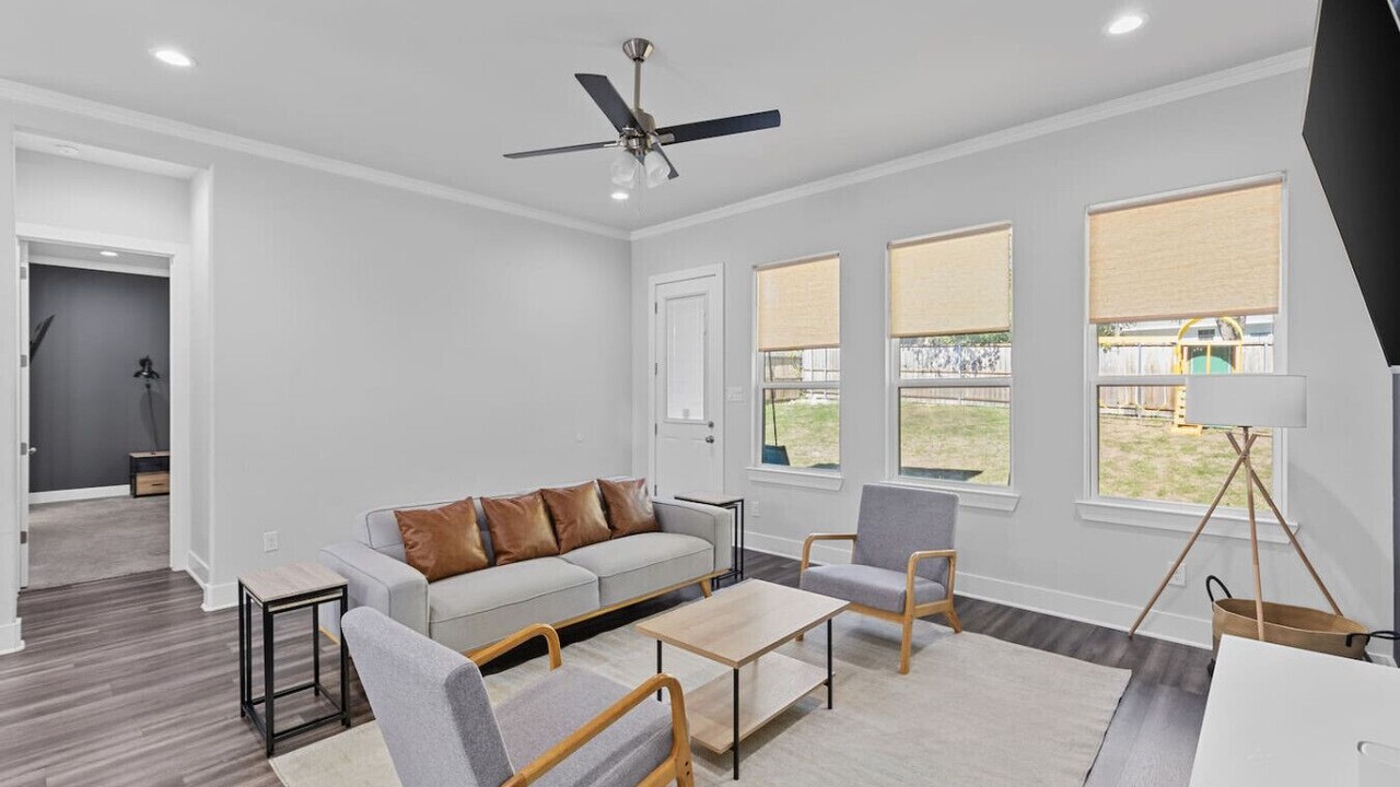 Photo of Livingroom in Cedar Crest