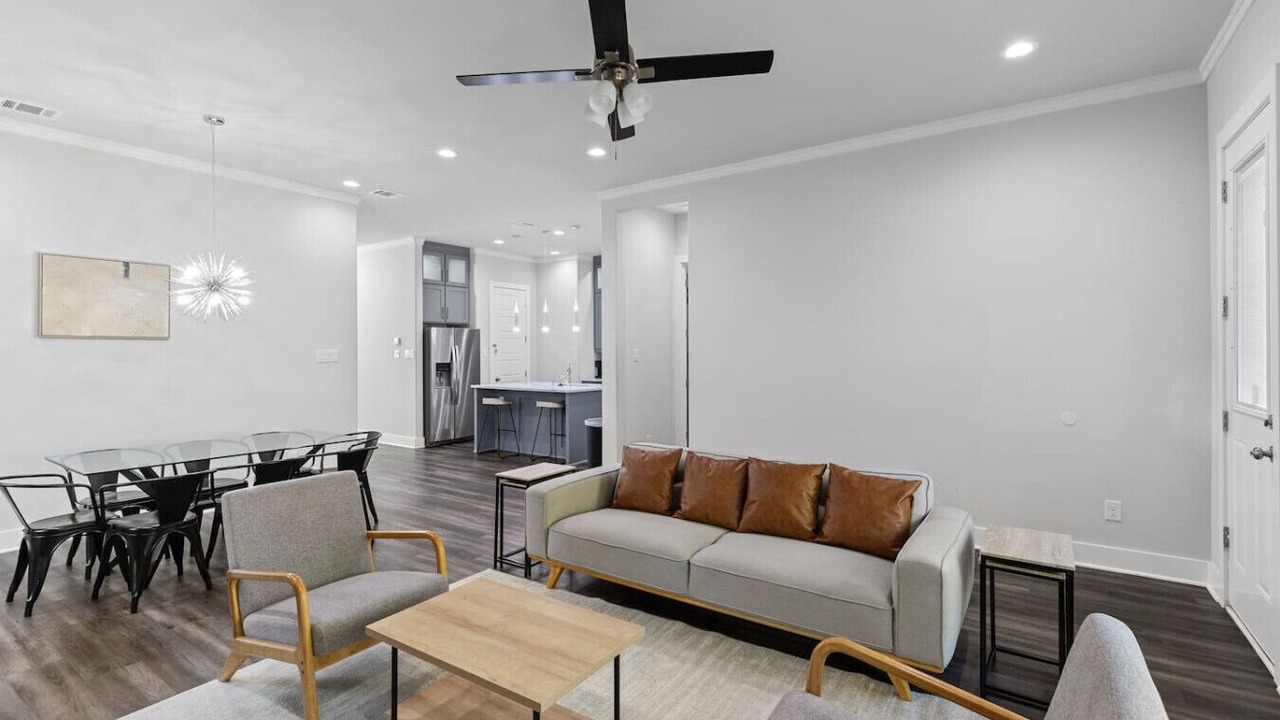 Photo of Livingroom in Cedar Crest