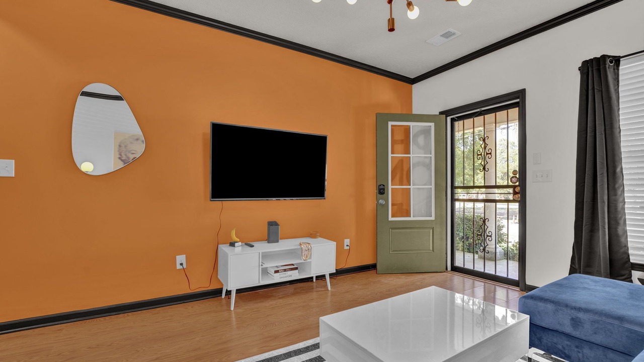 Photo of Livingroom in University District