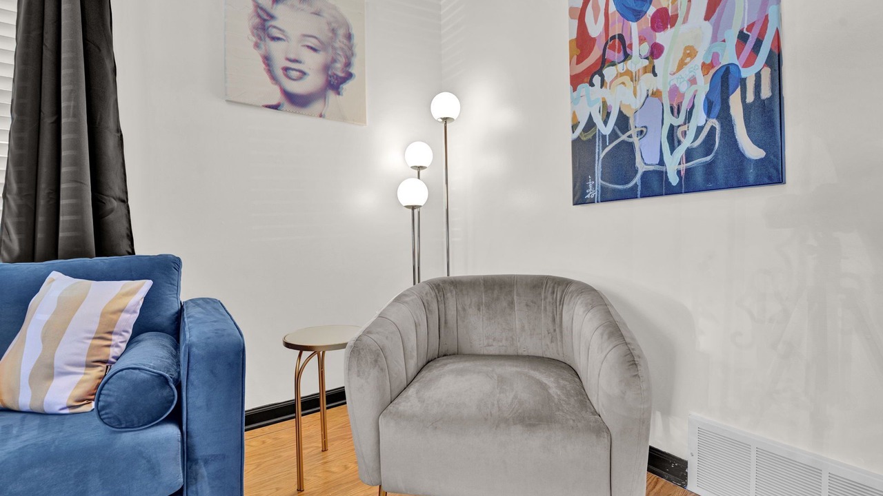 Photo of Livingroom in University District