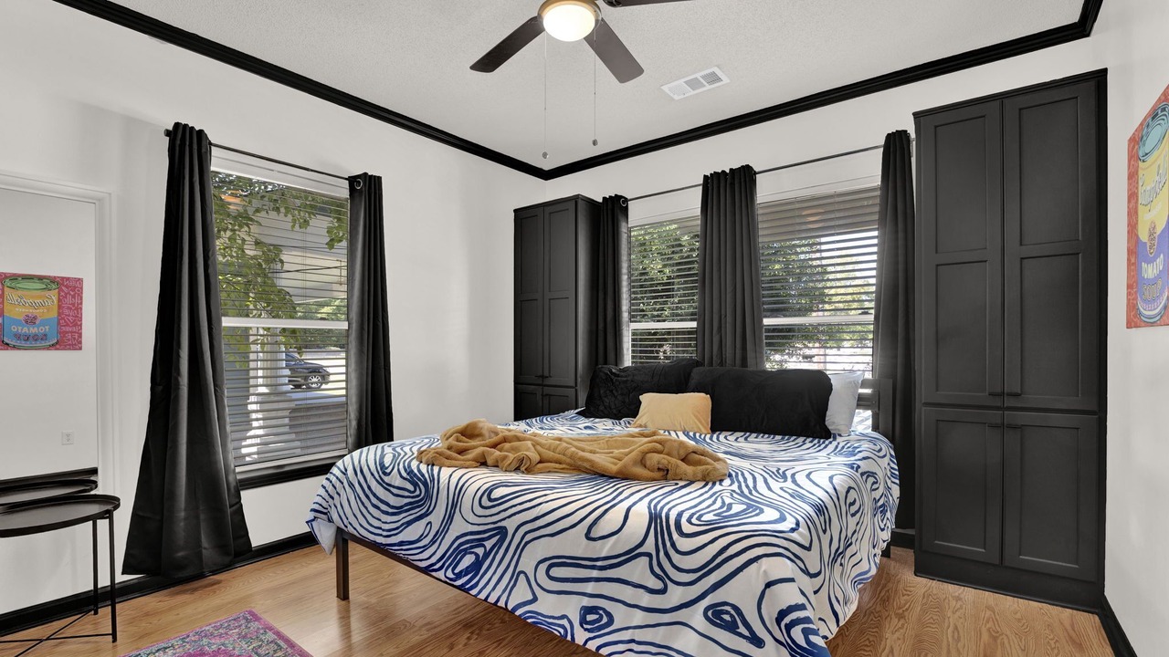 Photo of Bedroom in University District