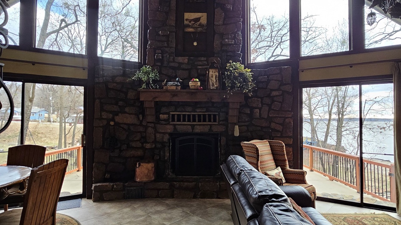 Photo of Livingroom in Moodys