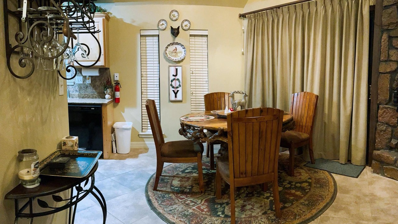 Photo of Livingroom in Moodys