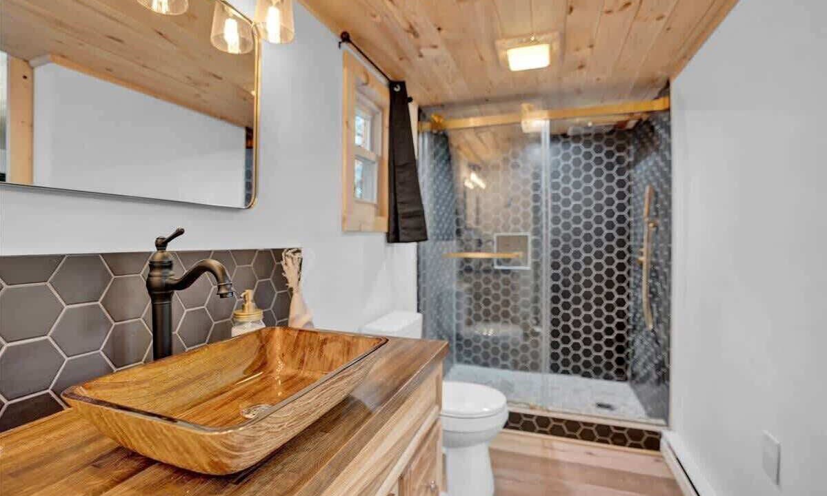 Photo of Bathroom in Canadensis