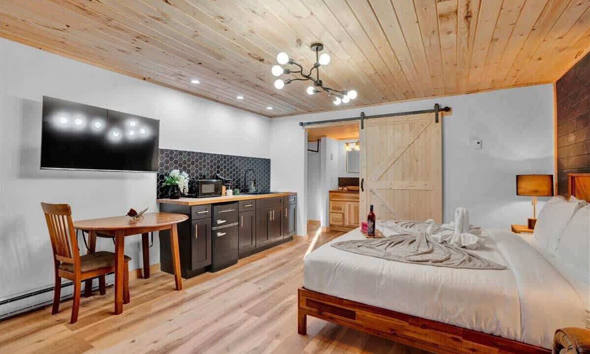 Photo of Bedroom in Canadensis