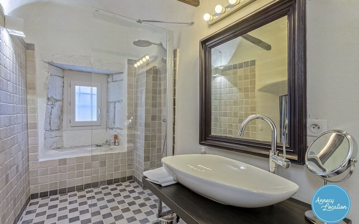 Photo of Bathroom in Verthier