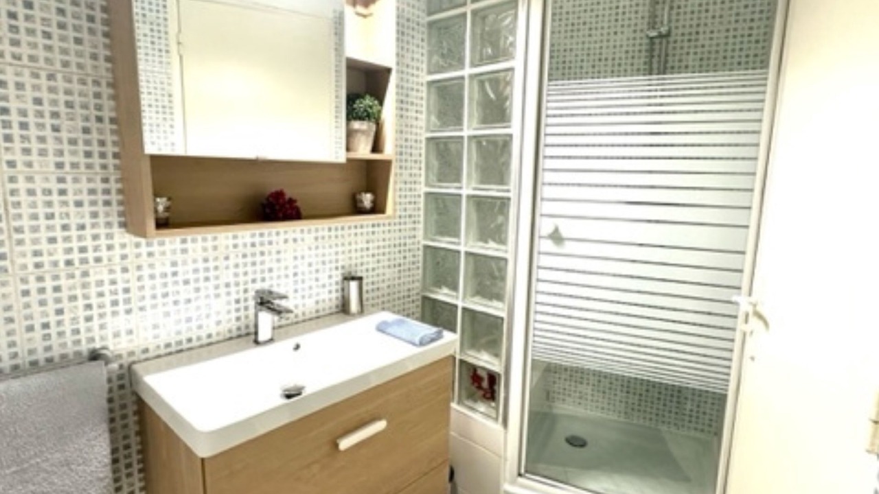 Photo of Bathroom in Downtown Le Havre