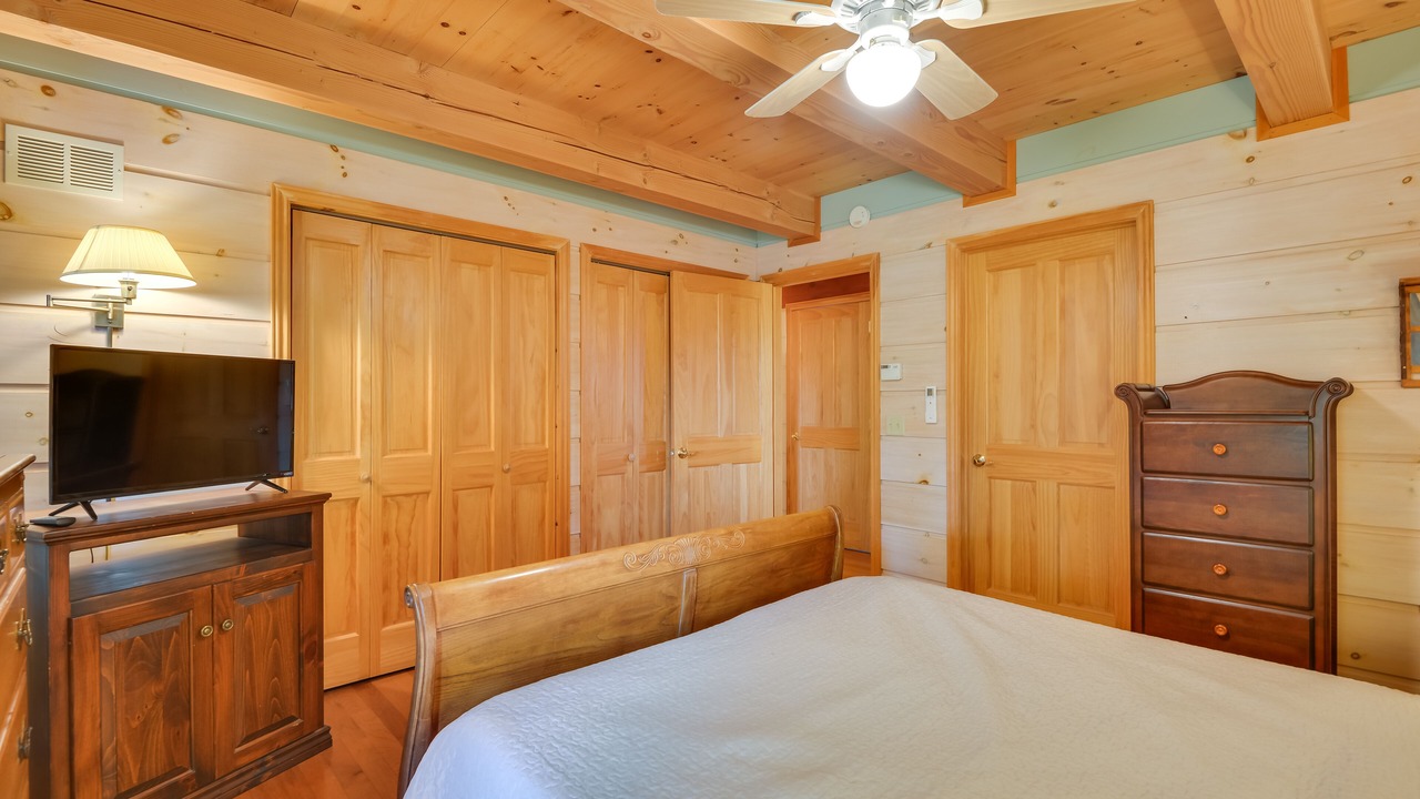 Photo of Bedroom in Fishers Landing