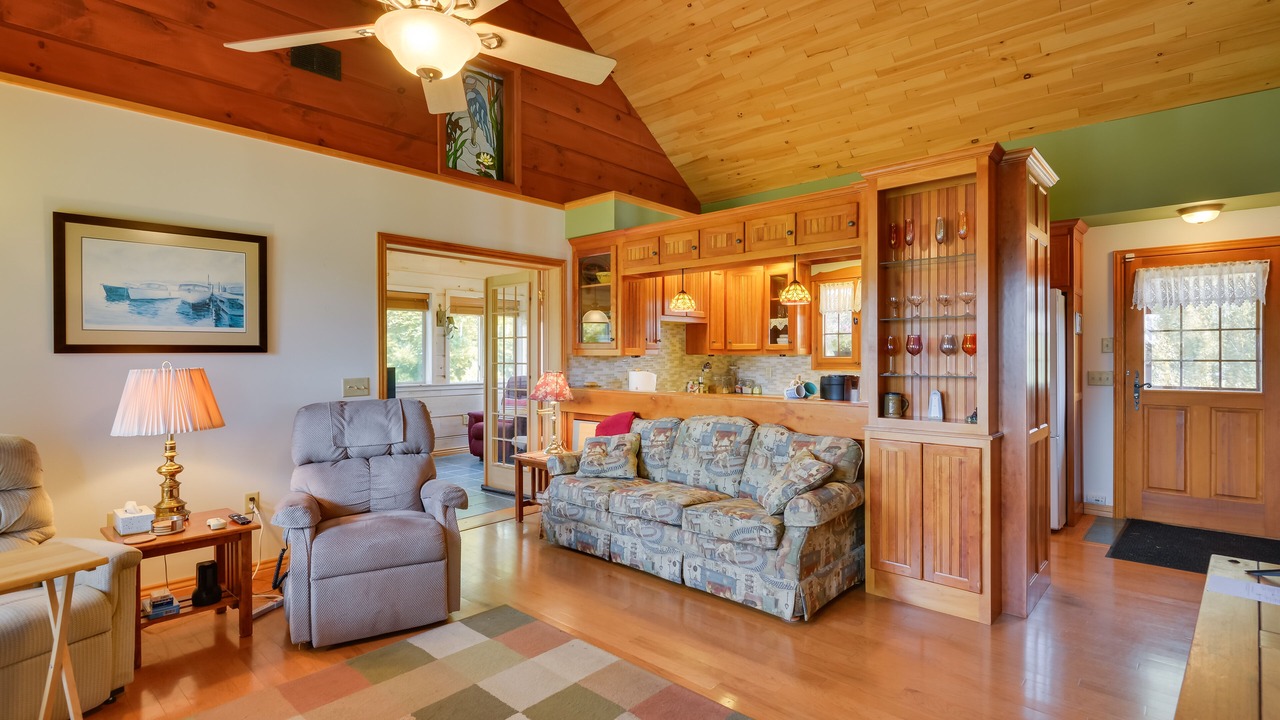 Photo of Livingroom in Fishers Landing