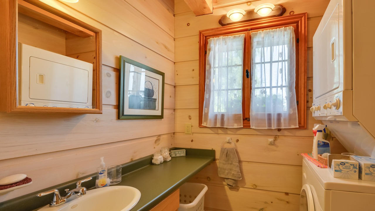 Photo of Bathroom in Fishers Landing