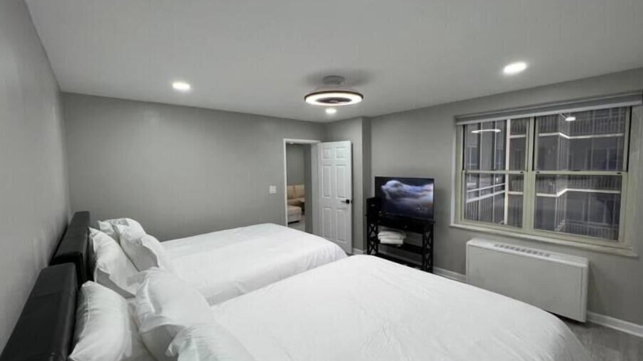 Photo of Bedroom in Peachtree Center