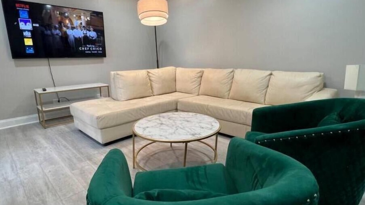 Photo of Livingroom in Peachtree Center