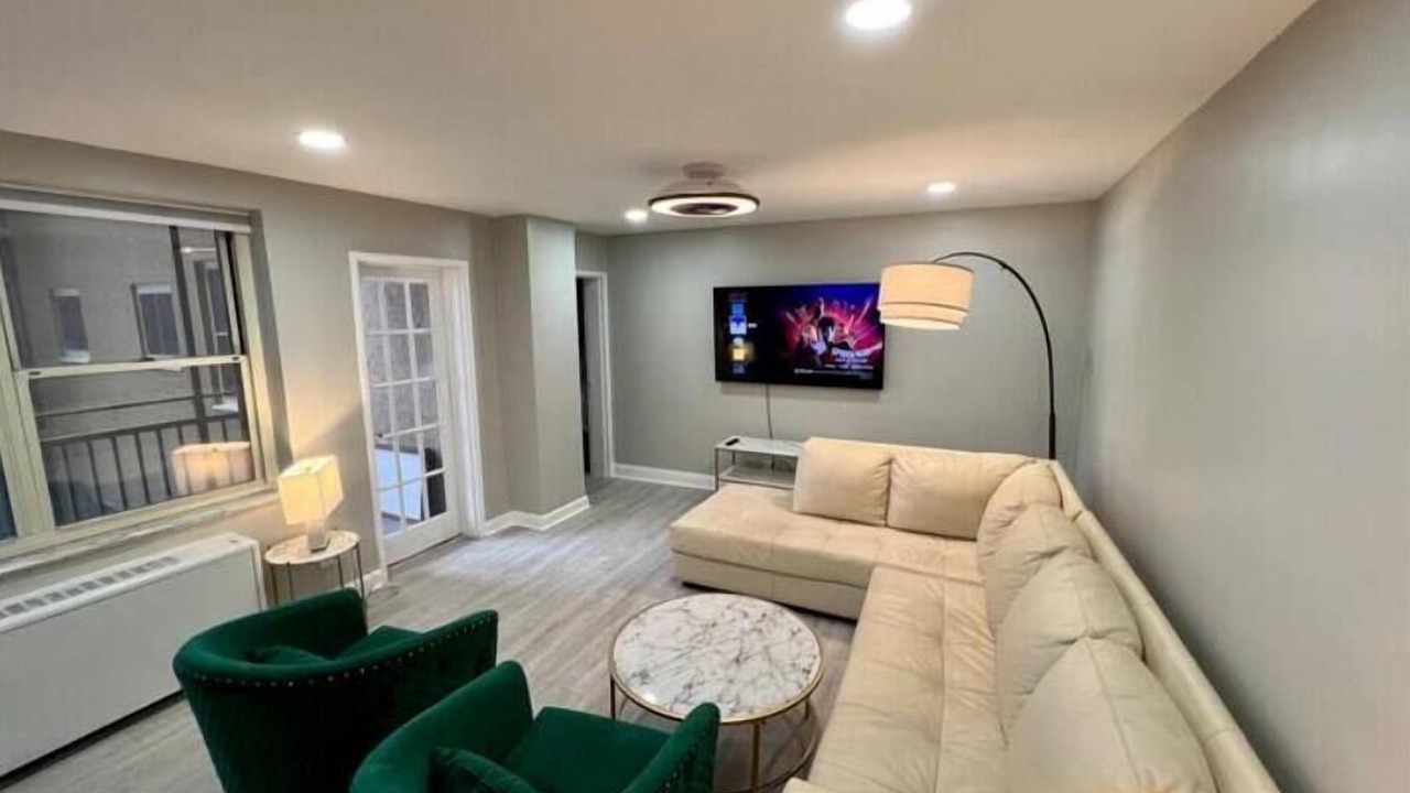 Photo of Livingroom in Peachtree Center