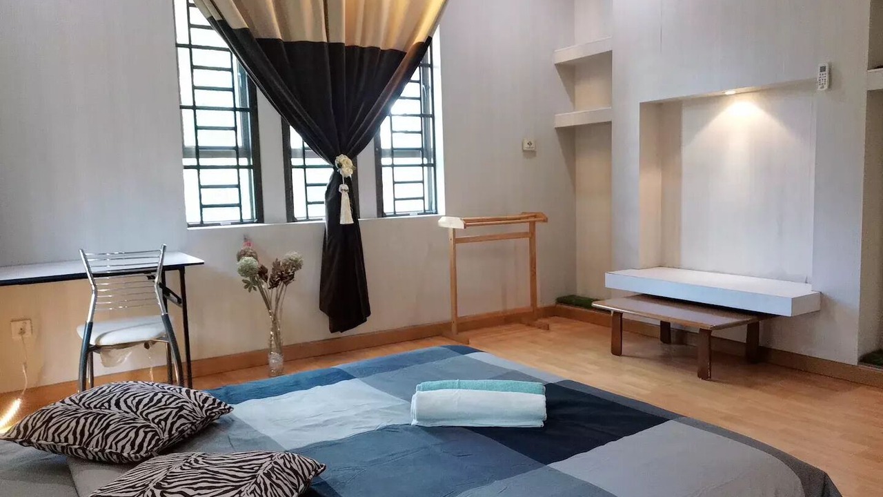 Photo of Bedroom in Taman Mount Austin