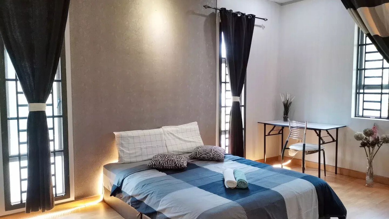 Photo of Bedroom in Taman Mount Austin