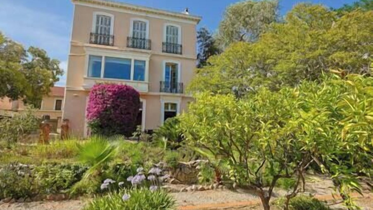 Photo of Outdoor in Hyeres City Centre