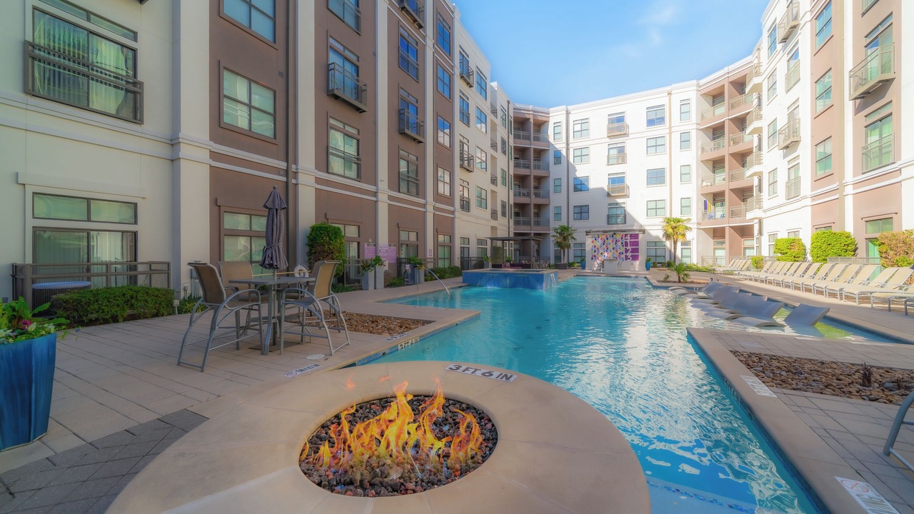 Photo of Outdoor in Oak Lawn