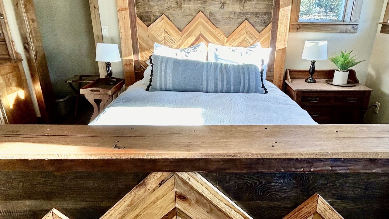 Photo of Bedroom in Powell Butte