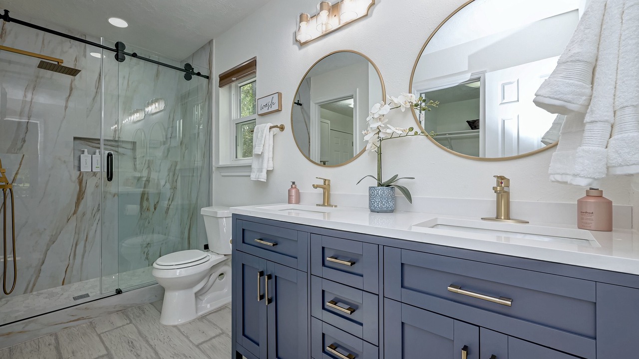 Photo of Bathroom in Stagecoach