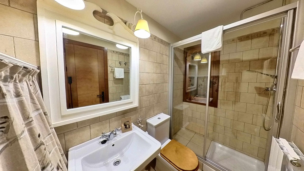 Photo of Bathroom in Escarrilla