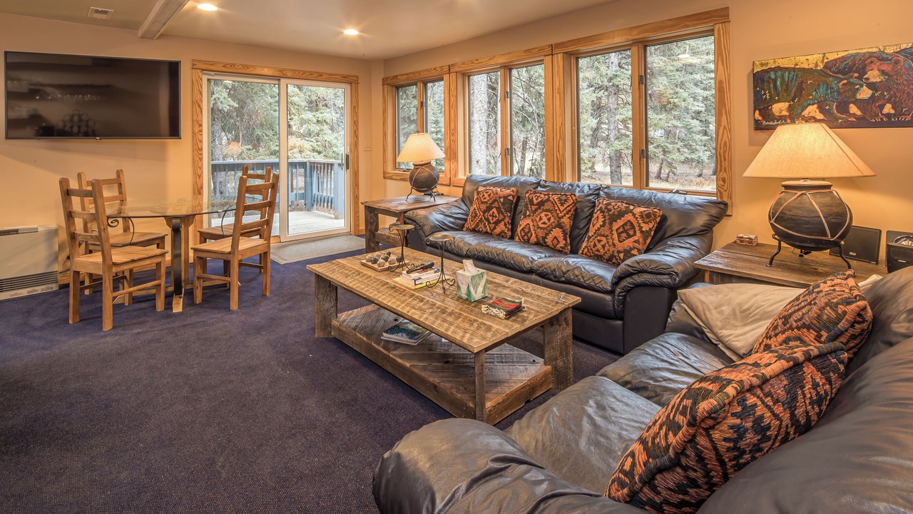 Photo of Livingroom in Big Sky