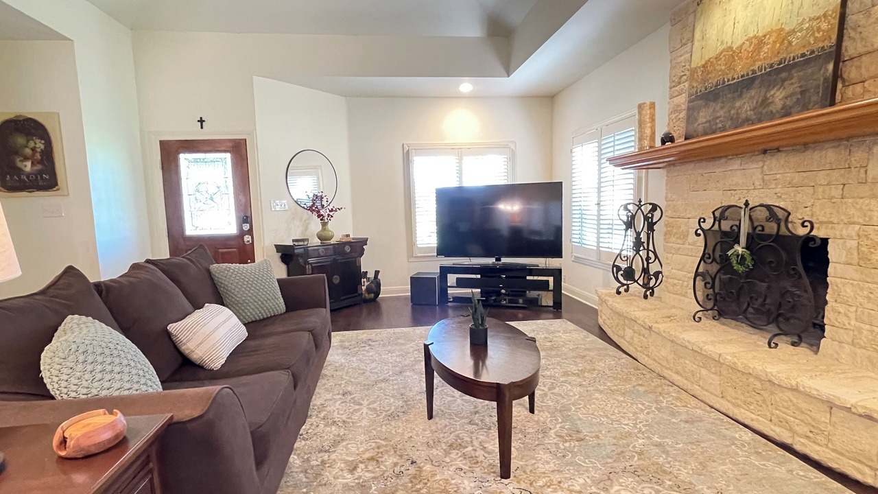 Photo of Livingroom in Barton Creek Lakeside