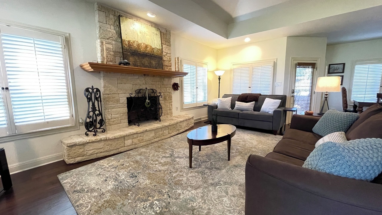Photo of Livingroom in Barton Creek Lakeside