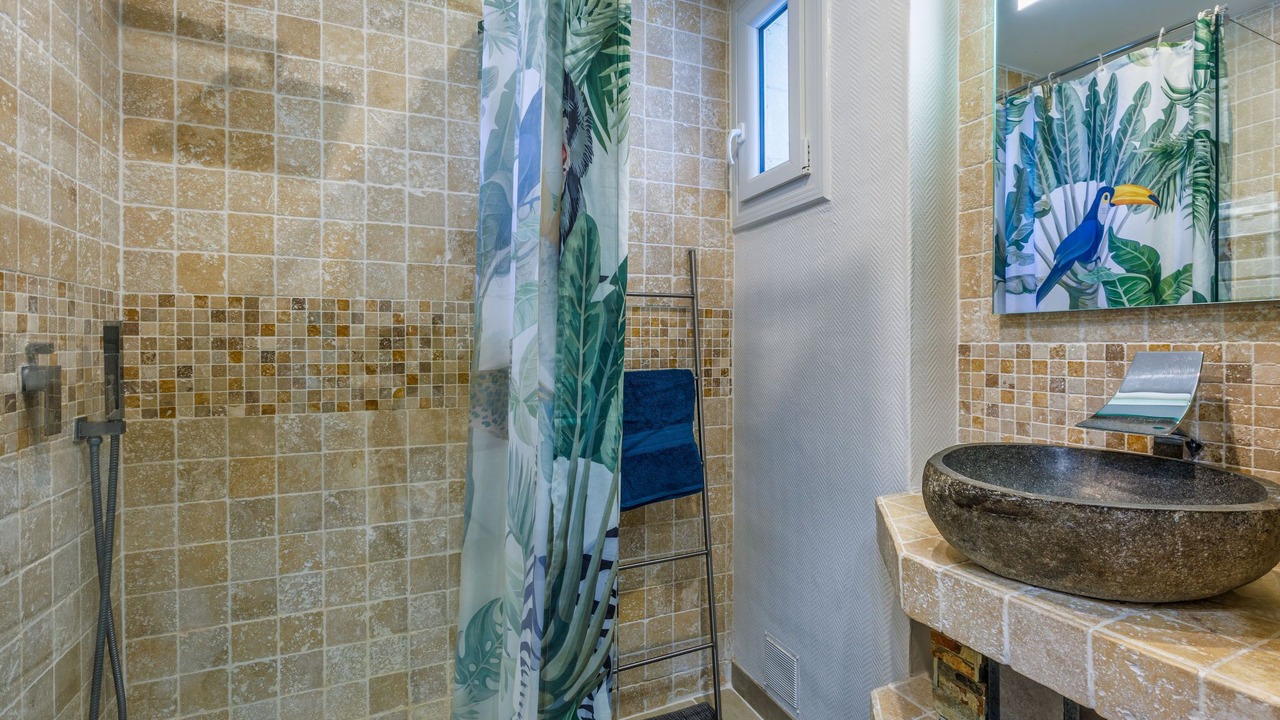 Photo of Bathroom in Uzes