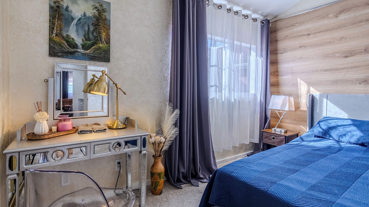 Photo of Bedroom in Pacific - Edison