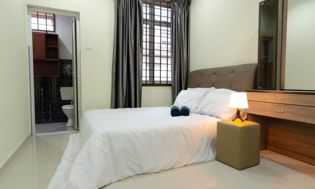 Photo of Bathroom in Central District