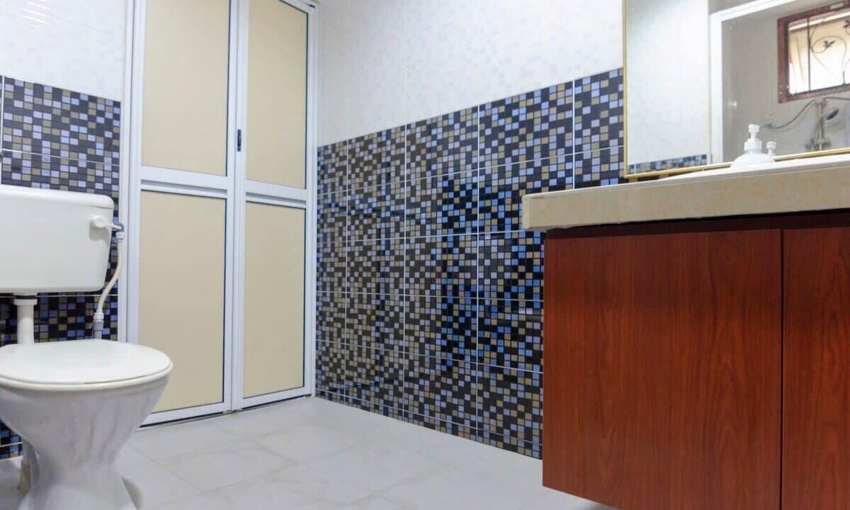 Photo of Bathroom in Central District