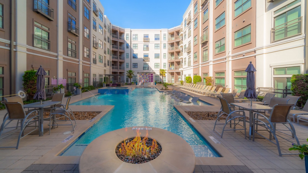 Photo of Outdoor in Oak Lawn