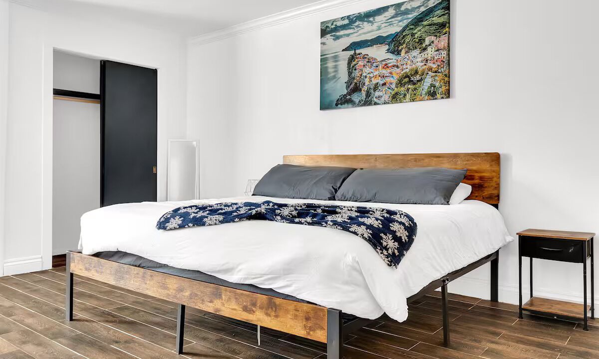 Photo of Bedroom in Midtown
